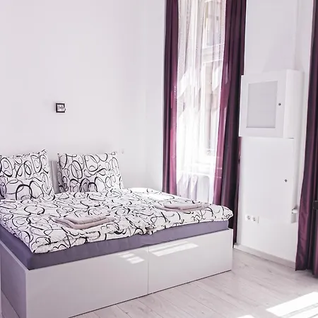Krisco Downtown Apartment *